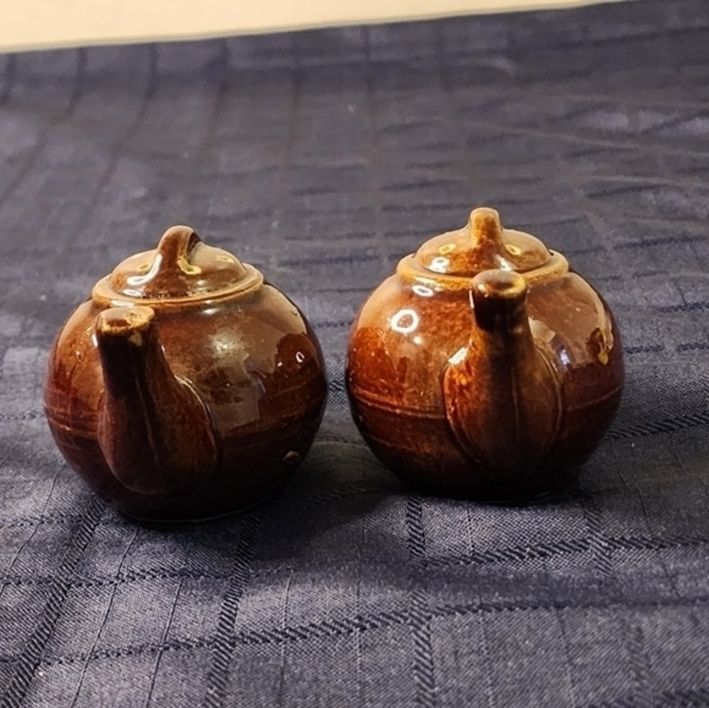 Vintage Brown Teapot Salt And Pepper Shakers